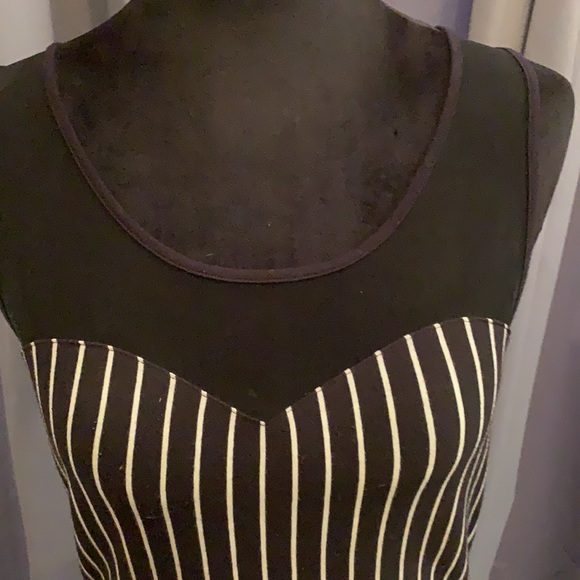 Eye-Catching Figure-Flattering Dress Forever 21 - Picture 2 of 6